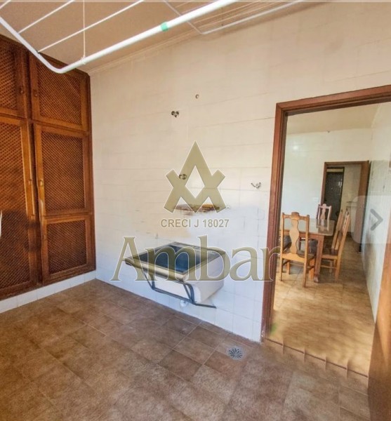 Casa à venda com 4 quartos, 610m² - Foto 2