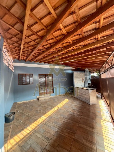 Casa para alugar com 2 quartos, 130m² - Foto 1