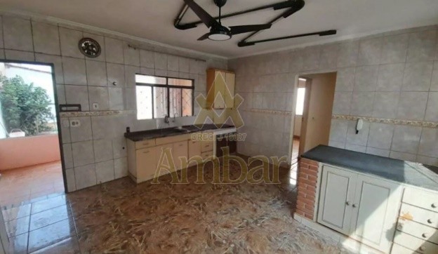 Casa para alugar com 3 quartos, 200m² - Foto 11