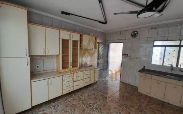 Casa para alugar com 3 quartos, 200m² - Foto 10