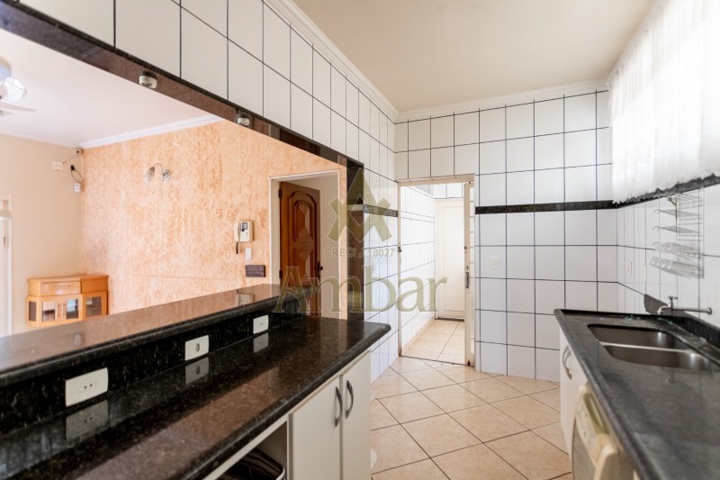 Casa à venda com 5 quartos, 215m² - Foto 8