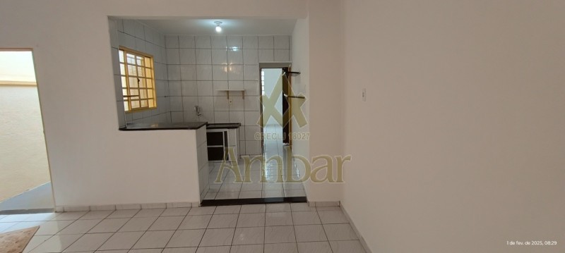 Casa para alugar com 2 quartos, 104m² - Foto 1