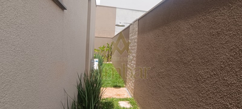 Casa de Condomínio à venda com 4 quartos, 250m² - Foto 14