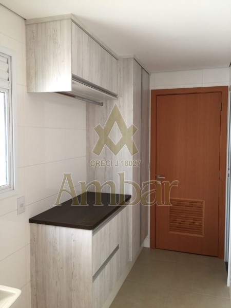 Apartamento para alugar com 3 quartos, 135m² - Foto 2